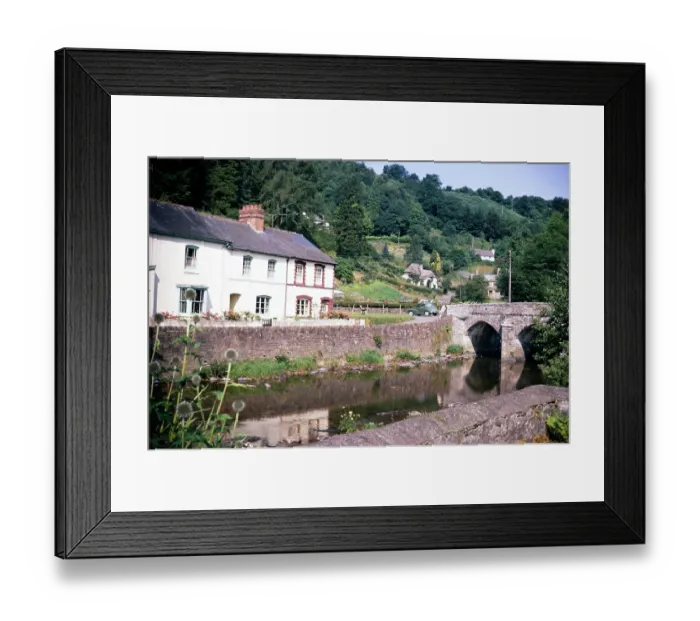 Framed Print : Dulverton village in Exmoor National Park Framed Print : Dulverton village in Exmoor National Park