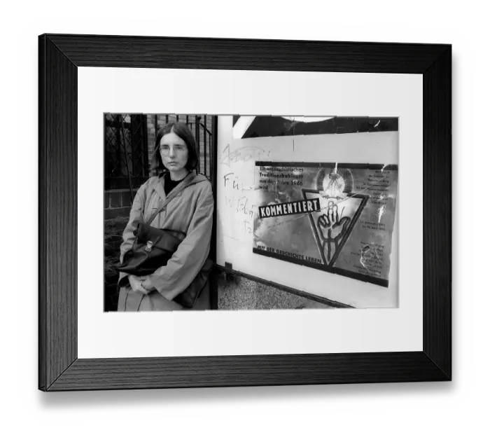 Framed Print : Germany, Berlin, 04.04.1992, Annette Leo