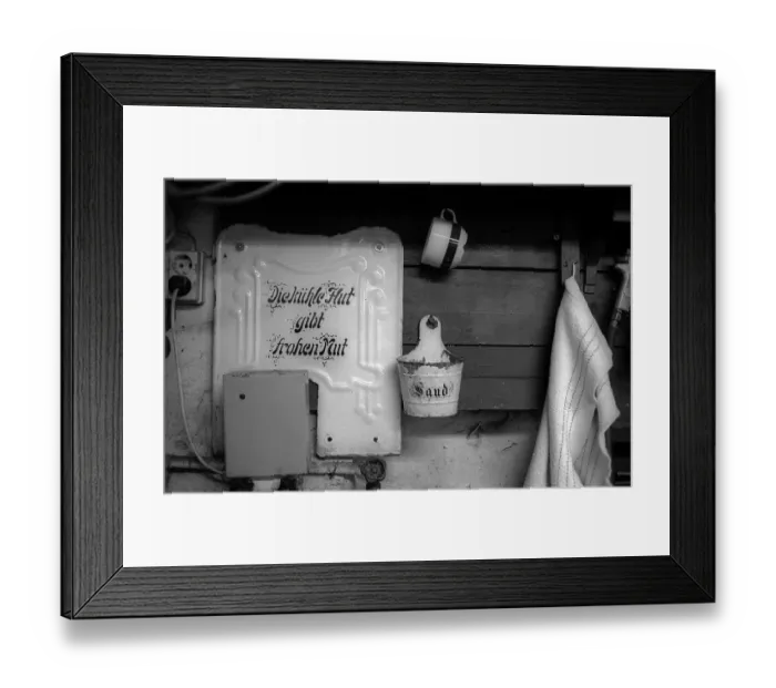 Framed Print : Germany, Berlin, 27 April 1992 Framed Print : Germany, Berlin, 27 April 1992