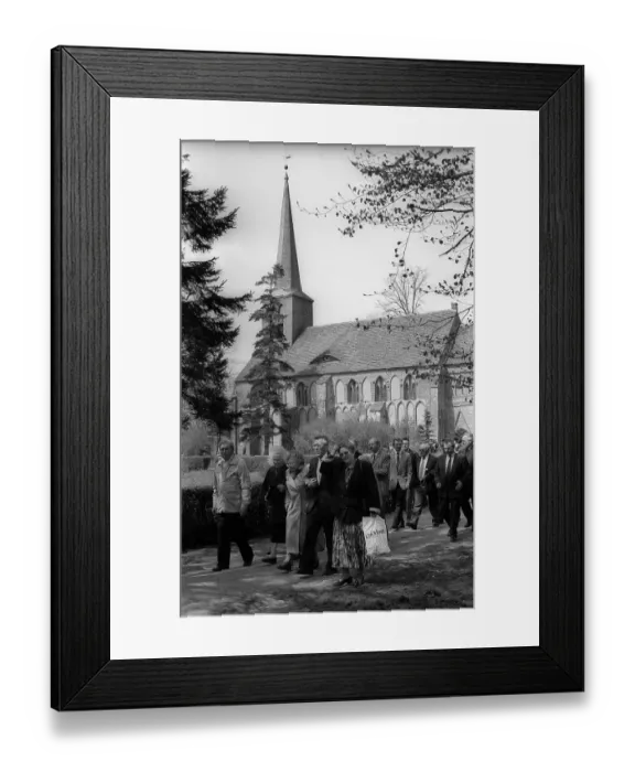 Framed Print : Germany, Stepnitz, 30.04.1992, on the way home after the service in the Marienfliess monastery church Framed Print : Germany, Stepnitz, 30.04.1992, on the way home after the service in the Marienfliess monastery church