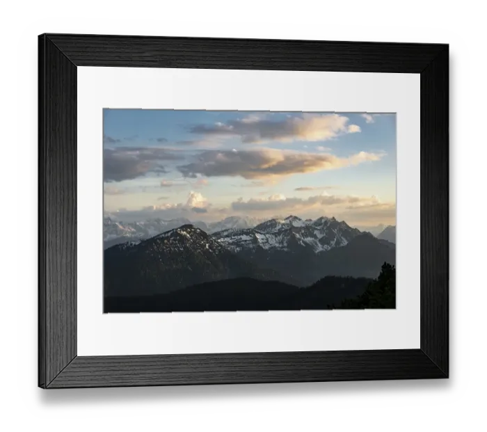 Framed Print : View on snow-covered Simetsberg and Hohe Kisten