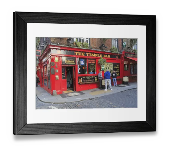 Framed Print : The Temple Bar traditional pub Framed Print : The Temple Bar traditional pub