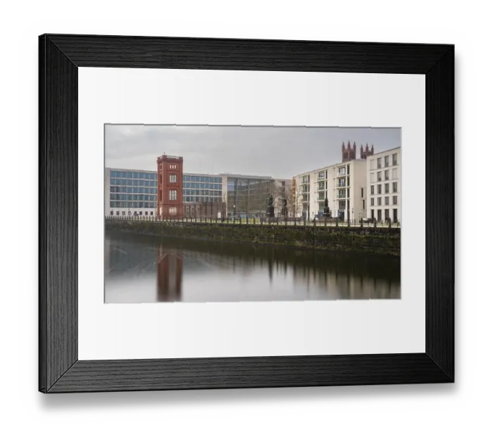 Framed Print : Long exposure, Schinkelplatz with the monument of the Schinkelsche Bauakademie
