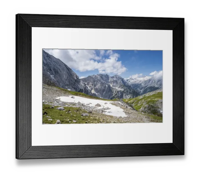 Framed Print : View into the Reintal valley and of the peaks of the Wetterstein mountains
