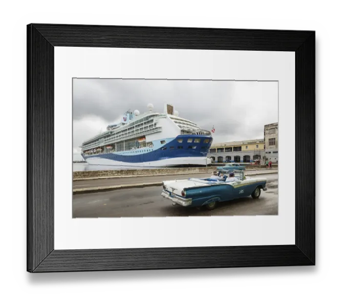 Framed Print : Cruise ships and US classic cars from the 1950s at the cruise terminal of Havana