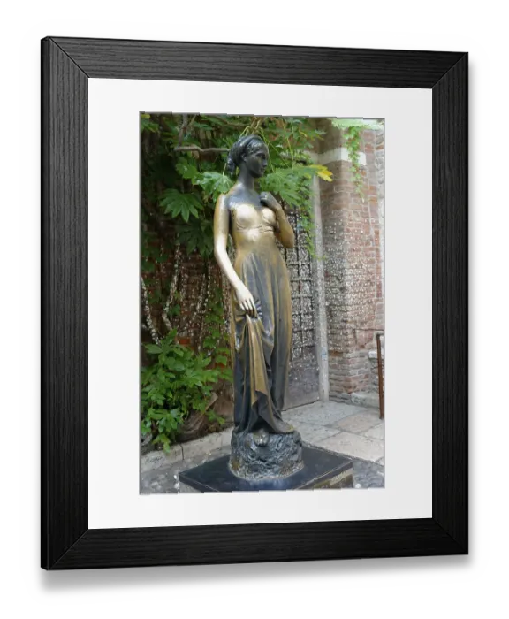 Framed Print : Statue of Juliet, Casa di Giulietta or Juliet's House Framed Print : Statue of Juliet, Casa di Giulietta or Juliet's House