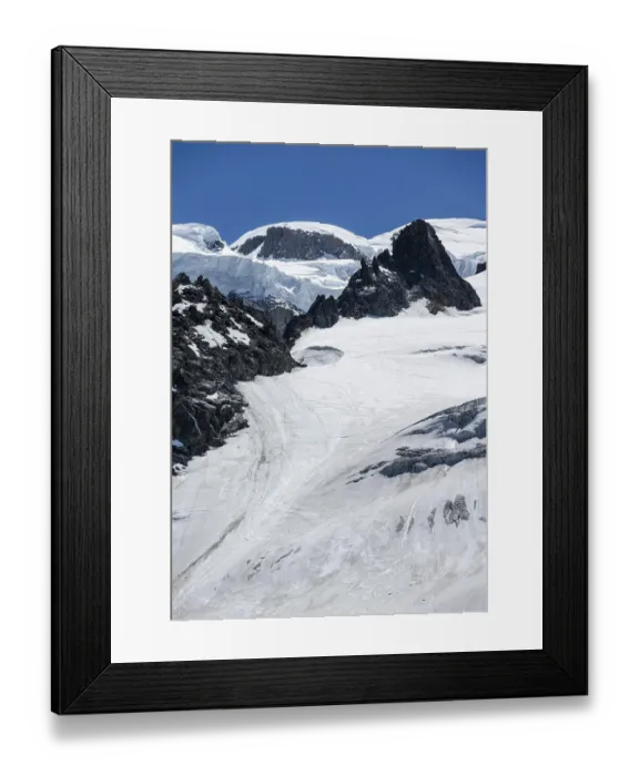 Framed Print : Refuge des Grands Mulets, mountain hut above La Jonction