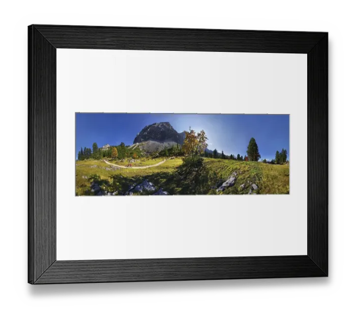 Framed Print : 360 ° panoramic view in autumn
