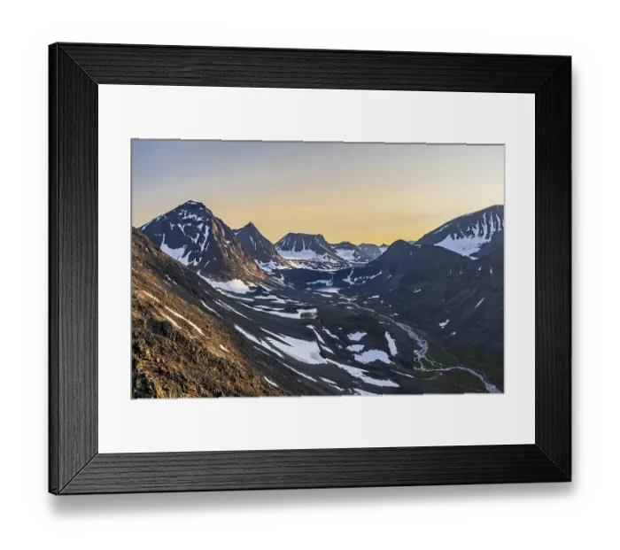Framed Print : View into the valley Unna Raeitavagge