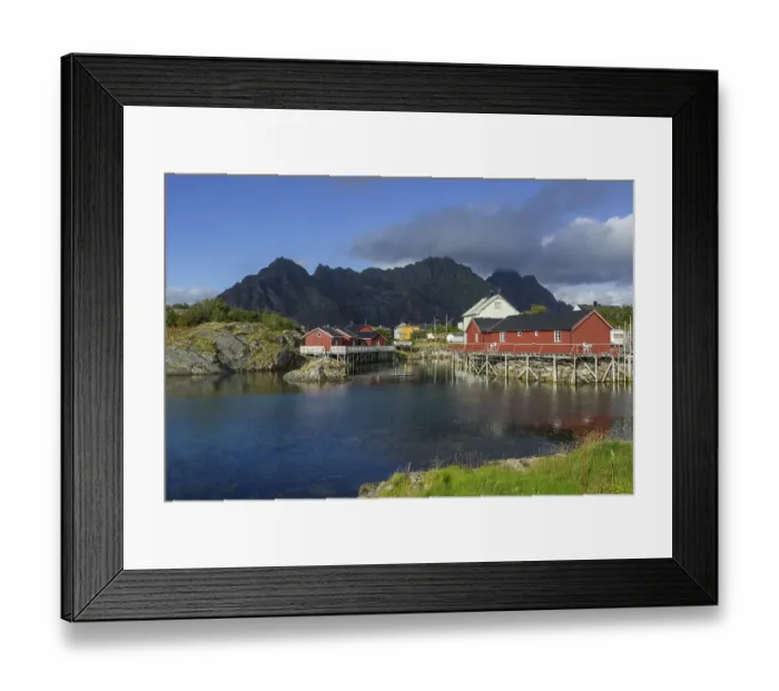 Framed Print : Settlement with Rorbuer fishermen's cabins