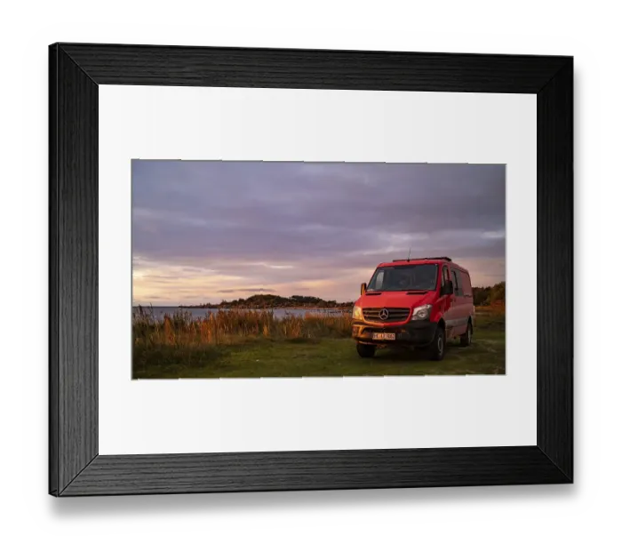 Framed Print : Campervan, Skvalpvik beach, Gotland