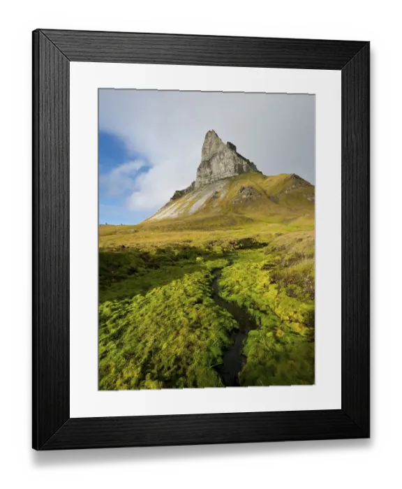 Framed Print : Alkhornet mountain, Trygghamna bay