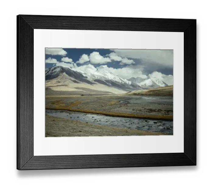 Framed Print : The Wachandarja River meanders through a wide gravel bed on a plateau of the Wakhan Corridor near Bozai Gumbaz Framed Print : The Wachandarja River meanders through a wide gravel bed on a plateau of the Wakhan Corridor near Bozai Gumbaz
