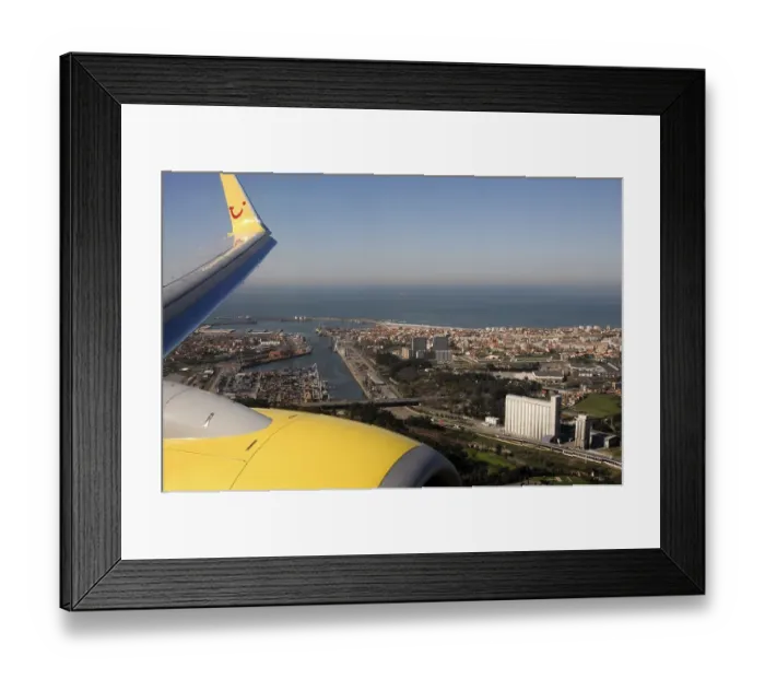 Framed Print : TUIfly Flight to Porto, Boeing 737 700