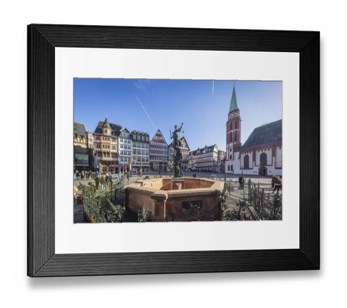 Framed Print : Roemerberg with half-timbered houses