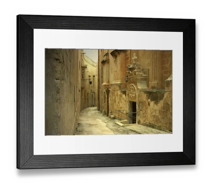 Framed Print : Lane in the old part of Mdina