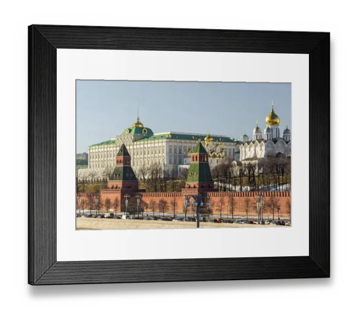 Framed Print : The Moscow Kremlin and a Grand Palace Framed Print : The Moscow Kremlin and a Grand Palace