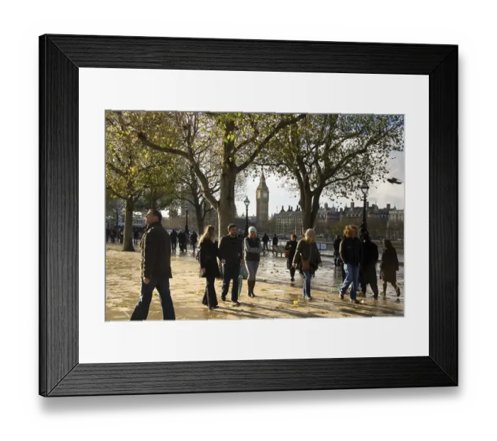 Framed Print : Persons at the Southbank, Big Ben