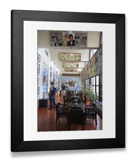 Framed Print : Monumente Nacional, permanent exhibition in the bar at the Hotel Nacional