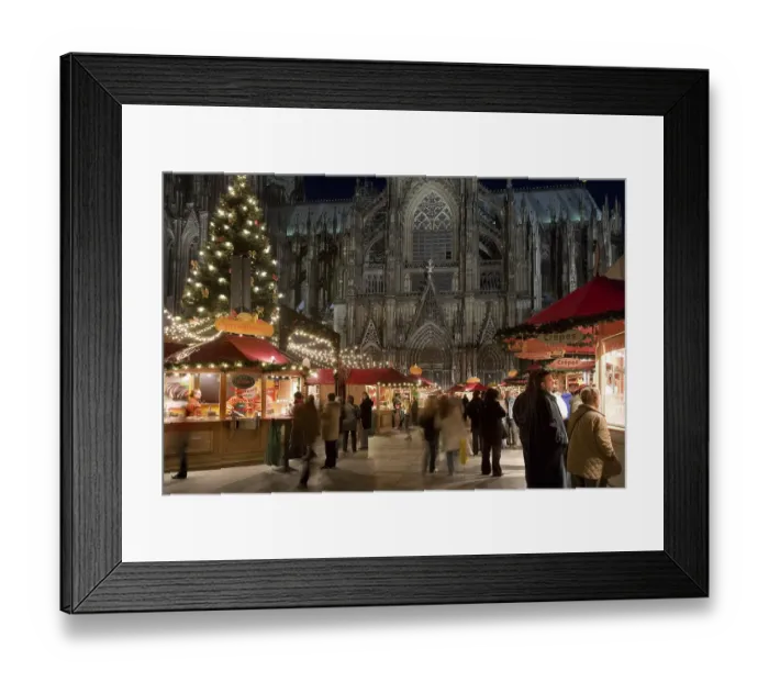 Framed Print : Christmas market stalls and people in front of the Cologne Cathedral