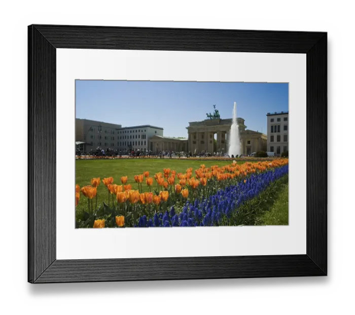 Framed Print : Pariser Platz square with Brandenburg Gate