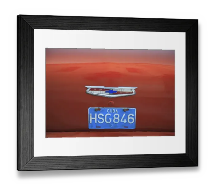 Framed Print : Cuban licence plate on a vintage car in Havana