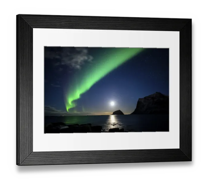 Framed Print : Northern lights on the beach of Haukland