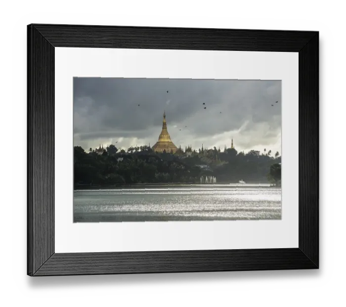 Framed Print : Golden main stupa, chedi, Shwedagon Pagoda