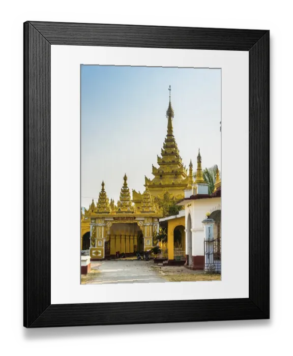 Framed Print : Buddhist Temple, Wat, Hsipaw, Shan State Framed Print : Buddhist Temple, Wat, Hsipaw, Shan State