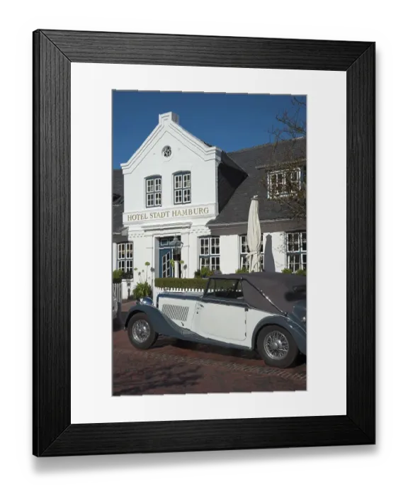 Framed Print : Vintage Bentley, Hotel Stadt Hamburg