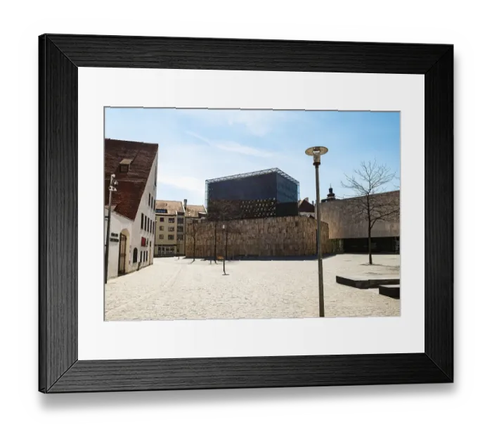 Framed Print : Jakobsplatz with Ohel-Jakob-Synagogue (centre)