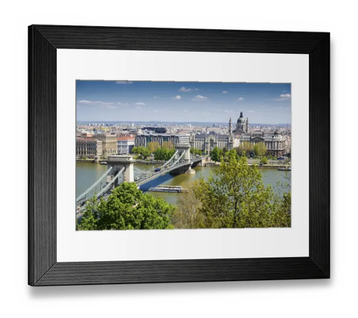 Framed Print : Szechenyi Chain Bridge over the Danube and Pest