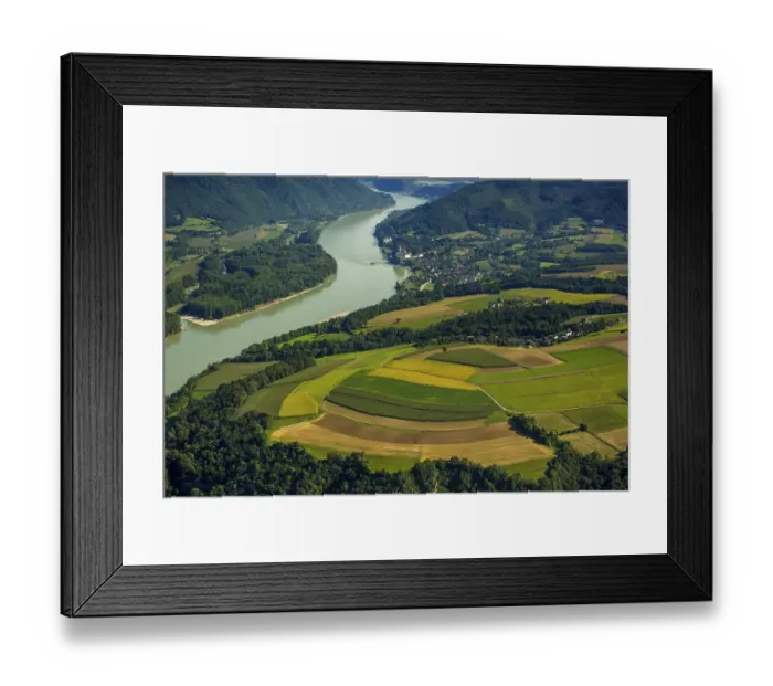 Framed Print : Aerial view, Wachau with Servite monastery Schloss Schoenbuehel Castle on the Danube