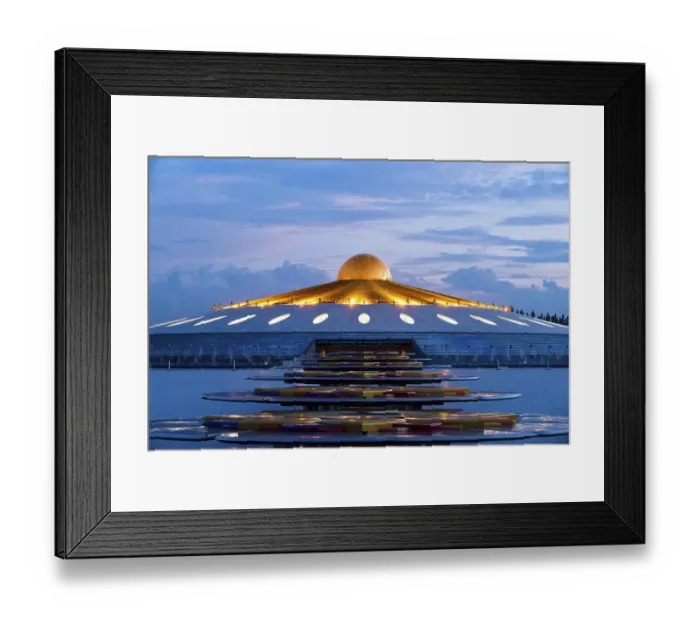 Framed Print : Phra Mongkol Thepmuni Memorial Hall Framed Print : Phra Mongkol Thepmuni Memorial Hall