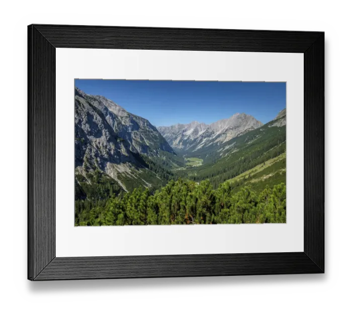 Framed Print : View to the Karwendeltal valley with Karwendelspitze and Hochkarspitze