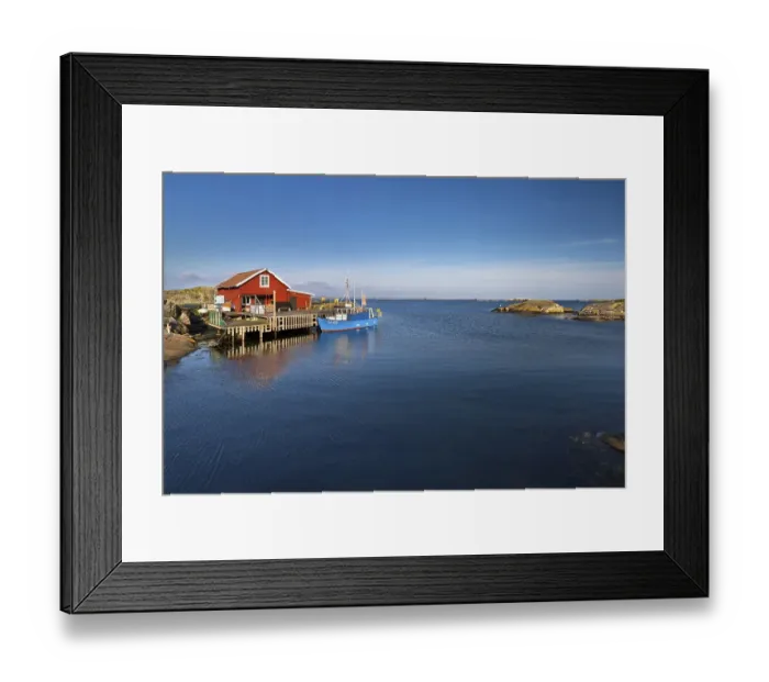 Framed Print : Fisherman's house, Kaeringoen island