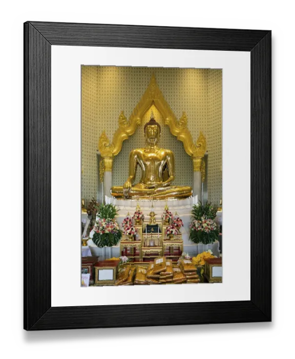 Framed Print : Wat Traimit Temple, altar of Golden Buddha