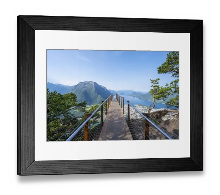 Framed Print : Rampestreken viewing platform, Romsdalseggen hike