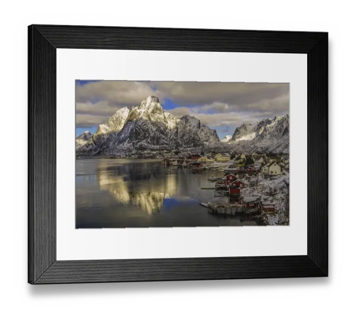 Framed Print : Reine, Reine Fjord, Lilandstinden mountain at the back