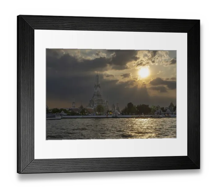 Framed Print : Sunset at Wat Arun, Temple of Dawn Framed Print : Sunset at Wat Arun, Temple of Dawn