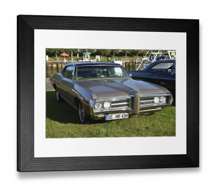 Framed Print : Pontiac Bonneville, 1970, at a classic car meeting in Buesum