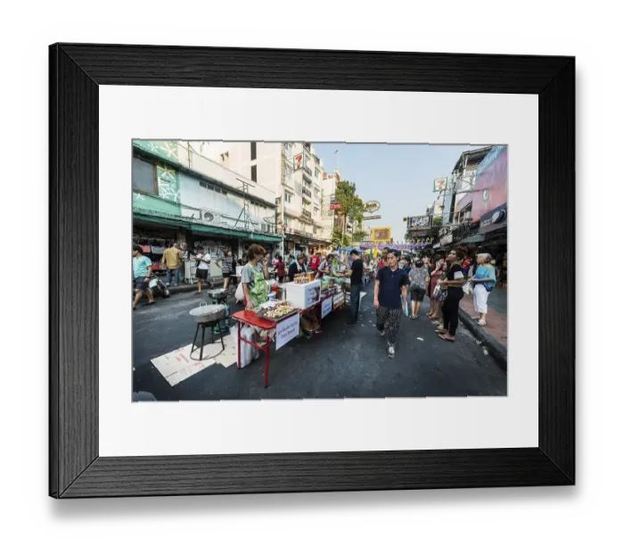 Framed Print : Stalls and tourists in Khao San Road