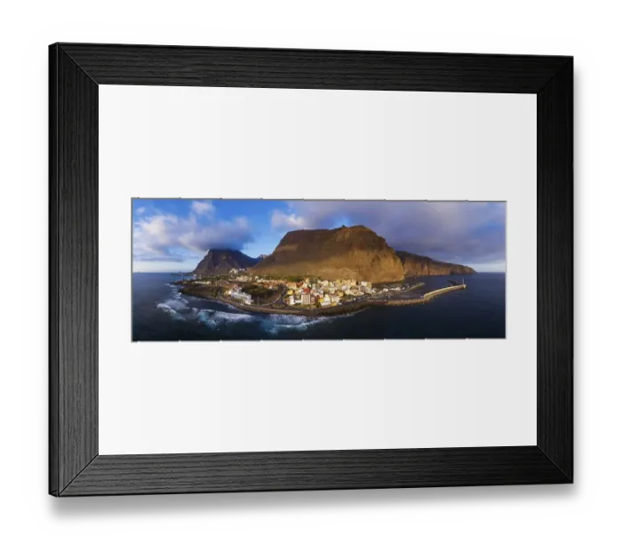 Framed Print : Panorama in the evening light, Vueltas with harbour
