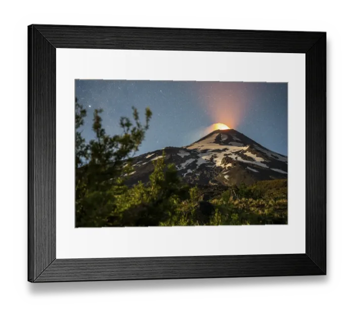 Framed Print : Starry sky over the Villarrica volcano Framed Print : Starry sky over the Villarrica volcano