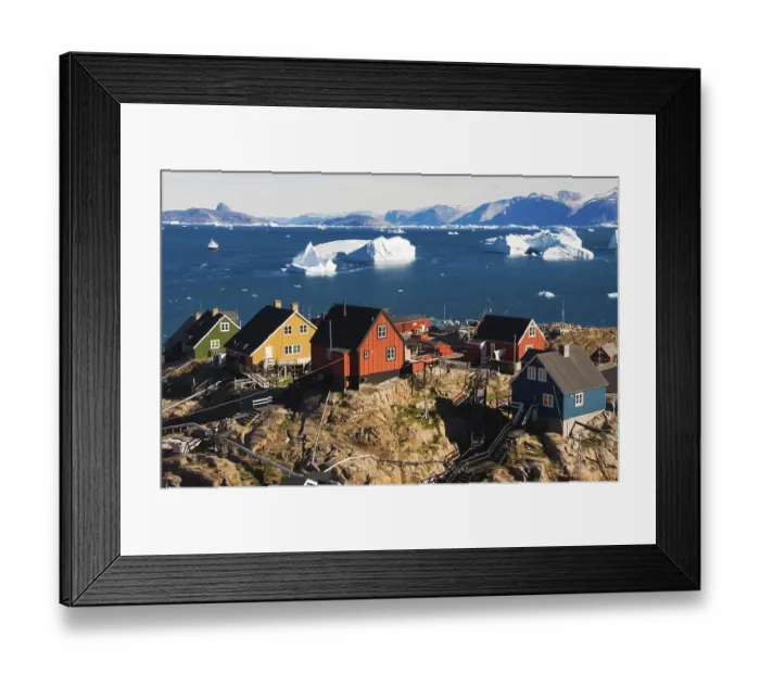 Framed Print : Houses and icebergs in Uummannaq Bay Framed Print : Houses and icebergs in Uummannaq Bay