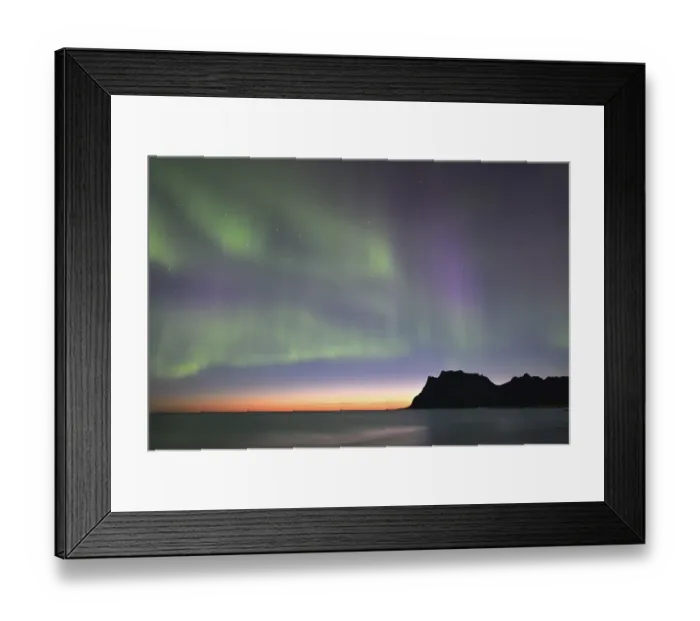 Framed Print : Northern Lights on Utakleiv Beach Framed Print : Northern Lights on Utakleiv Beach
