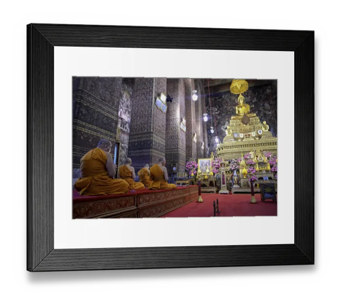 Framed Print : Buddhist monks at prayer, Wat Pho