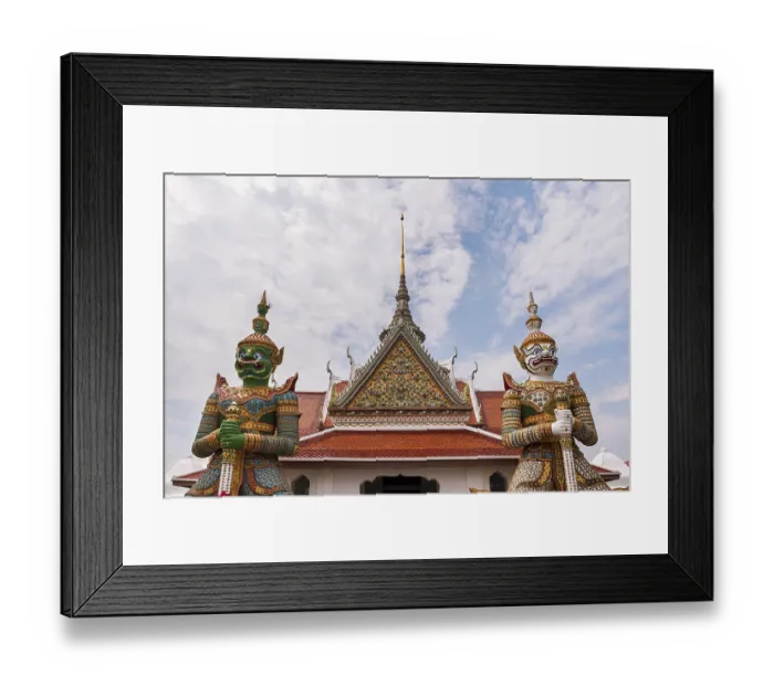 Framed Print : Temple with temple guards, Wat Arun Framed Print : Temple with temple guards, Wat Arun
