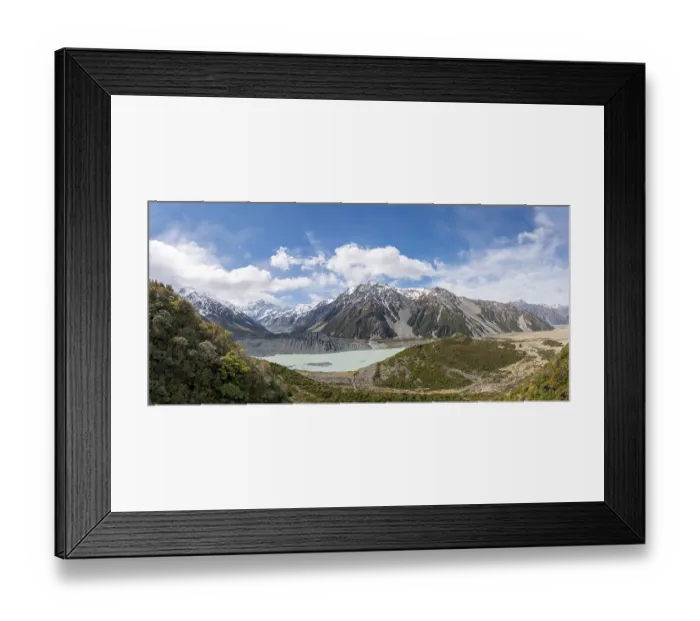 Framed Print : View into the Hooker Valley with Mount Cook from the Sealy Tarns Track Framed Print : View into the Hooker Valley with Mount Cook from the Sealy Tarns Track