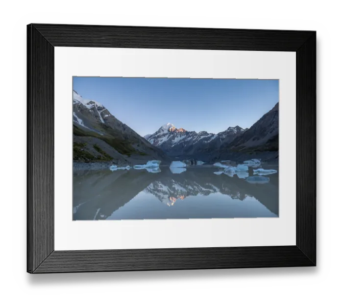 Framed Print : Mount Cook in morning light, sunrise Framed Print : Mount Cook in morning light, sunrise